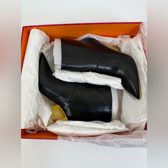 Tory Burch Calf Leather Lila 90MM Booties With Gold Sculptural Heel Size 7 - Picture 17 of 17